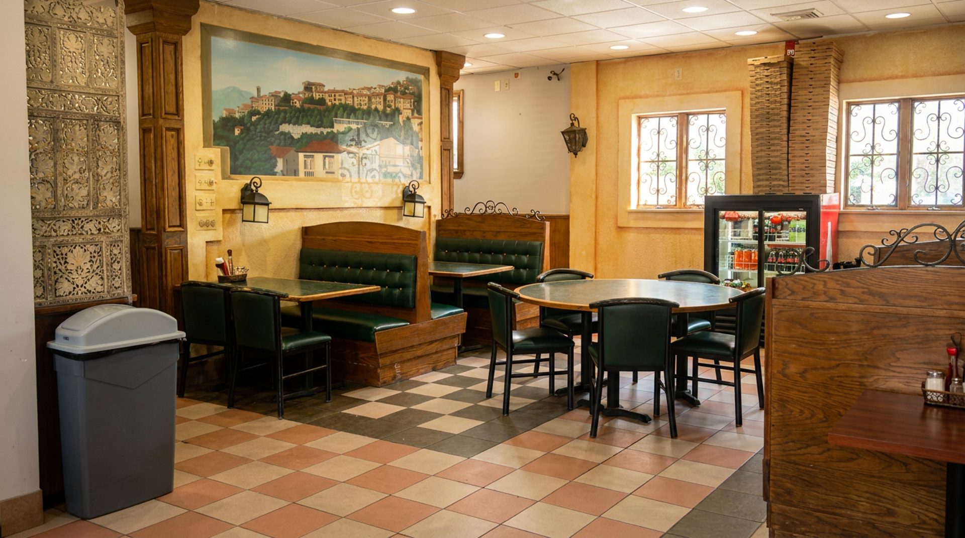 Your neighborhood pizza spot on Dickinson Street